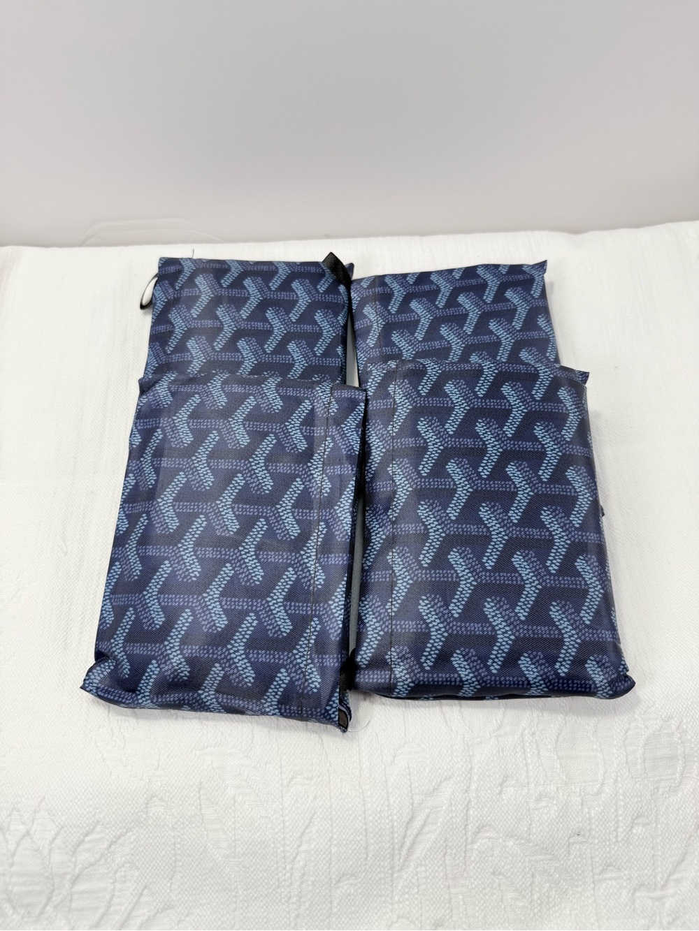 Luxury Navy Patterned Foldable Shopping Tote - Unbranded for 1 Set only - Picture 2 of 6